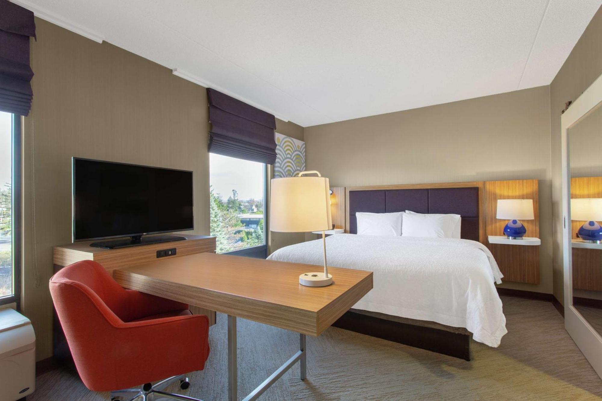 Hampton Inn & Suites Albany-Airport Latham Exterior photo